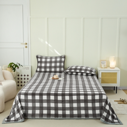 91家纺网 家纺一手货源 找家纺 恋人优选 2023新款牛奶绒毛毯 灰中格