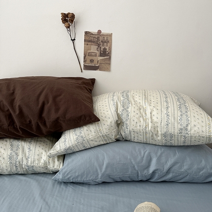 91家纺网 家纺一手货源 找家纺 恋恋三季 2024新款40支13372中古风全棉印花单枕套-塞纳河畔（风格二） 丹宁蓝