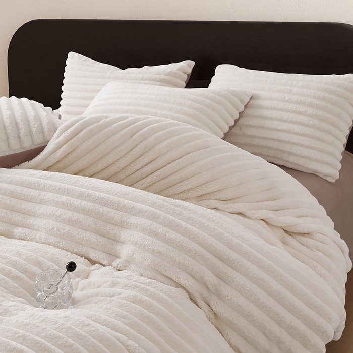 91家纺网 家纺一手货源 找家纺 千逸虹 2024新款高克重兔毛绒四件套 棕