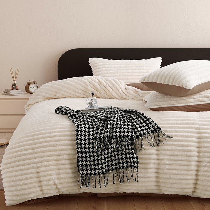 91家纺网 家纺一手货源 找家纺 千逸虹 2024新款高克重兔毛绒四件套 棕