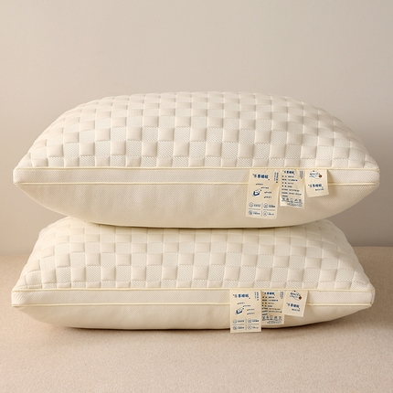 91家纺网 家纺一手货源 找家纺 （总）梦叶草 2023新款超柔针织云朵小方格酒店枕芯决明子枕头