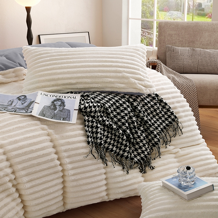 91家纺网 家纺一手货源 找家纺 千逸虹 2024新款高克重兔毛绒四件套 灰