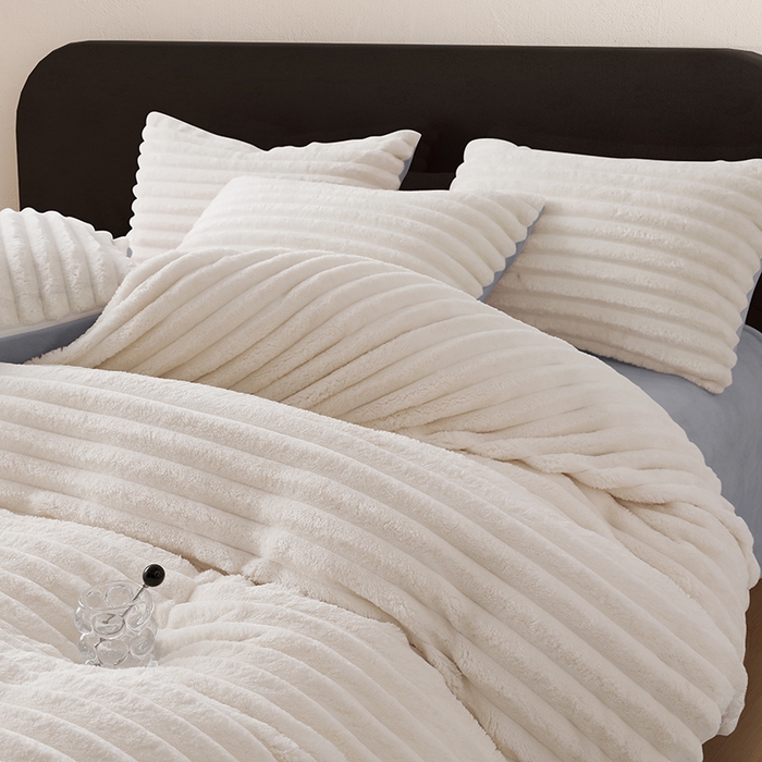 91家纺网 家纺一手货源 找家纺 千逸虹 2024新款高克重兔毛绒四件套 灰