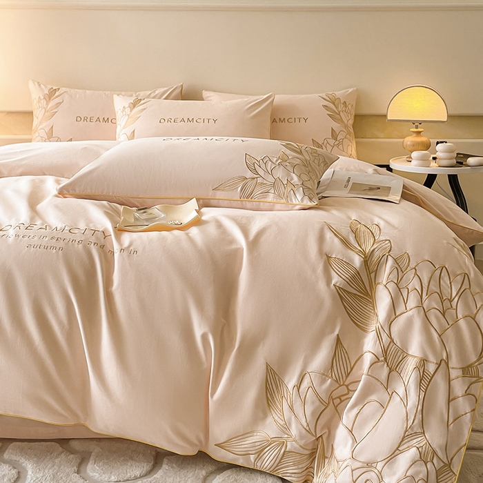 91家纺网 家纺一手货源 找家纺  A类母婴级全棉磨毛四件套纯棉高精密刺绣长绒棉床上用品床笠款 芙蓉-白桃