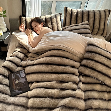 91家纺网 家纺一手货源 找家纺 2024美拉得高端A类高克重獭兔毛皮草双面加厚230克牛奶绒兔兔绒四件套