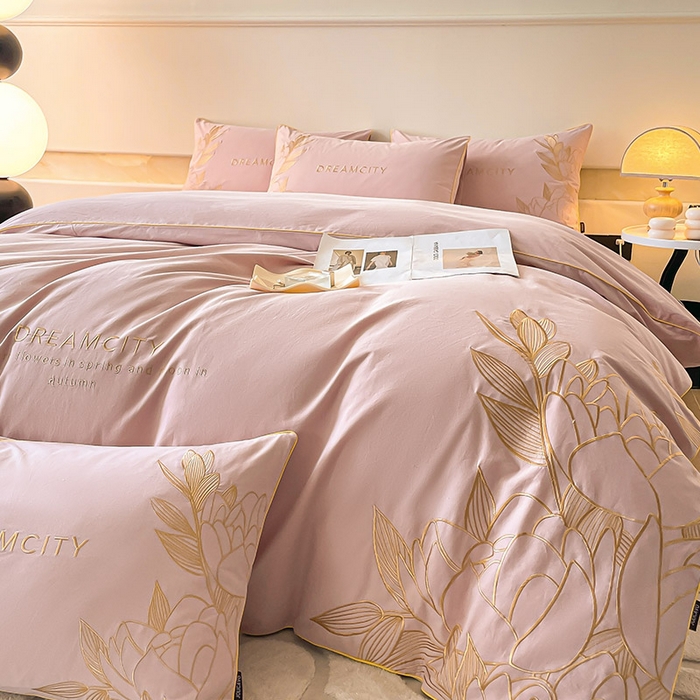 91家纺网 家纺一手货源 找家纺  A类母婴级全棉磨毛四件套纯棉高精密刺绣长绒棉床上用品床笠款 芙蓉-红桃