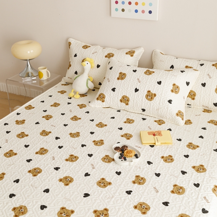 91家纺网 家纺一手货源 找家纺 忘忧草 2023新款A类全棉印花夹棉床笠 熊圆圆