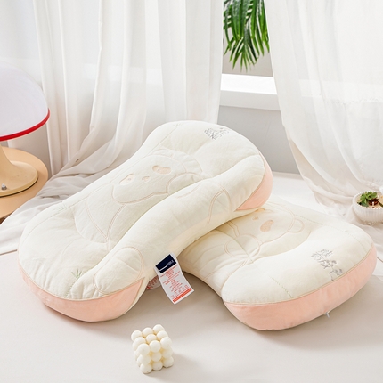 91家纺网 家纺一手货源 找家纺 （总）织布人 2023新款婴幼儿童学生枕芯A类婴肤绒可水洗护颈枕头枕芯