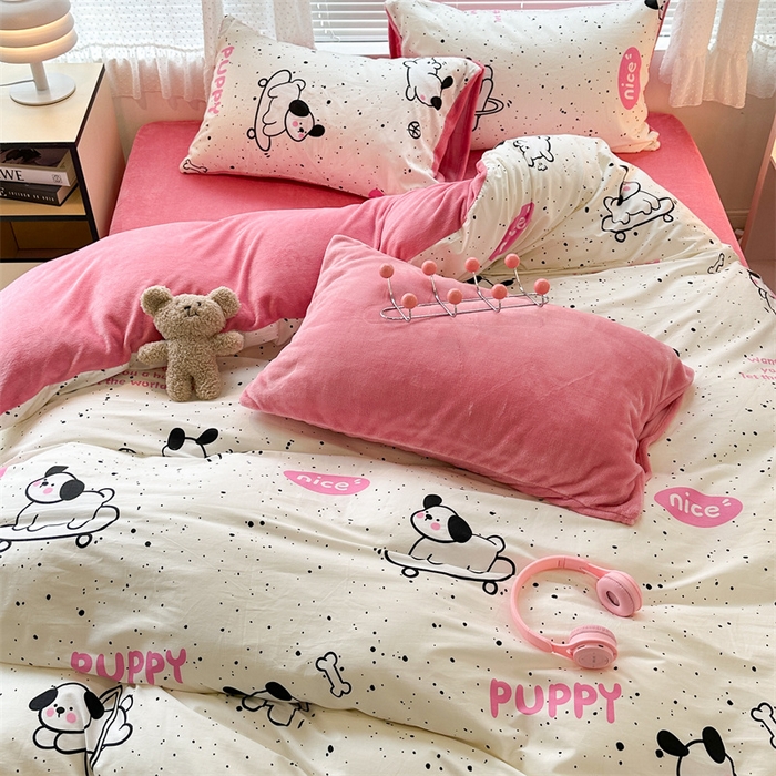 91家纺网 家纺一手货源 找家纺 昔可家纺 2023新款全棉加绒四件套 滑板狗狗粉