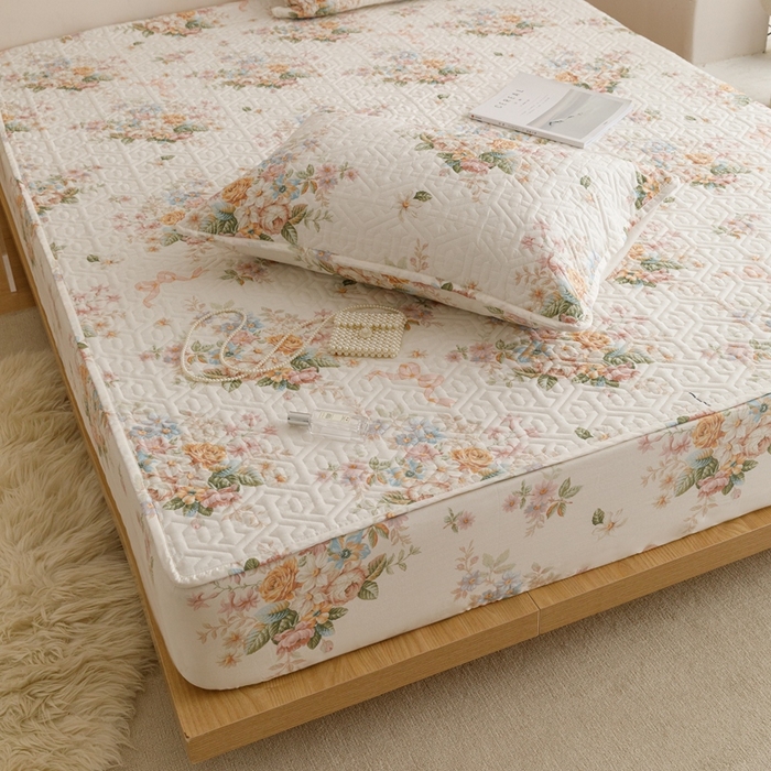 91家纺网 家纺一手货源 找家纺 忘忧草 2023新款A类全棉印花夹棉床笠 花期如梦