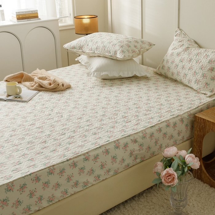 91家纺网 家纺一手货源 找家纺 忘忧草 2023新款A类全棉印花夹棉床笠 少女心