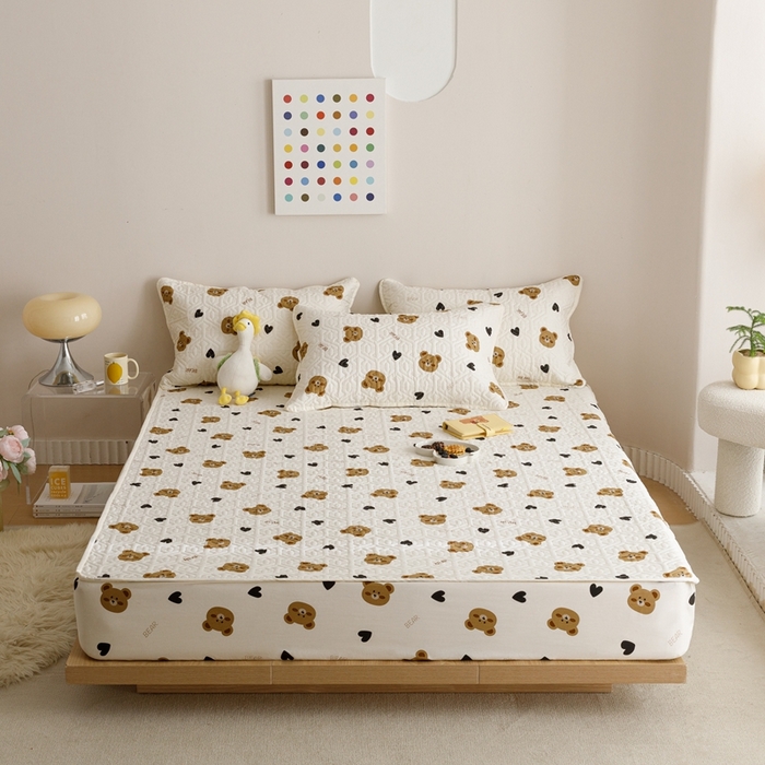 91家纺网 家纺一手货源 找家纺 忘忧草 2023新款A类全棉印花夹棉床笠 熊圆圆