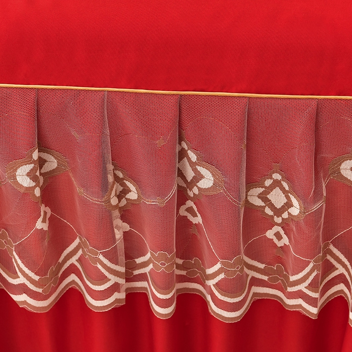 91家纺网 家纺一手货源 找家纺 艾裙海 2025跨境外贸新款纯色乐卡棉90克细丝磨毛蕾丝边床裙 大红色