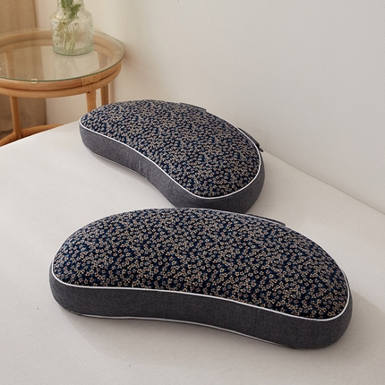 91家纺网 家纺一手货源 找家纺 乐可 2023新款猫耳朵荞麦枕 猫耳朵荞麦枕-蓝碎花【单只装】