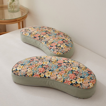 91家纺网 家纺一手货源 找家纺 乐可 2023新款猫耳朵荞麦枕 猫耳朵荞麦枕-花团锦簇【单只装】