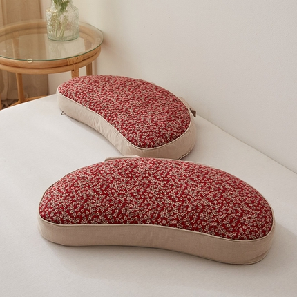 91家纺网 家纺一手货源 找家纺 乐可 2023新款猫耳朵荞麦枕 猫耳朵荞麦枕-红碎花【单只装】