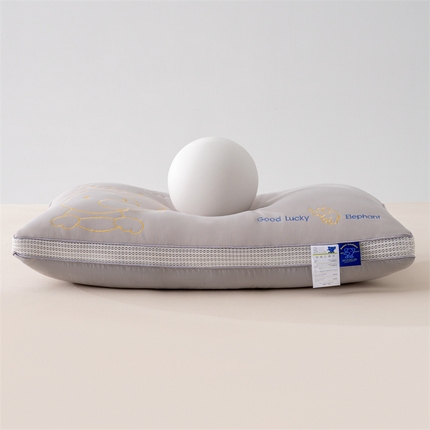 91家纺网 家纺一手货源 找家纺 （总）帝诺妮枕芯坊 2023新款卡通小象胶质枕枕头枕芯