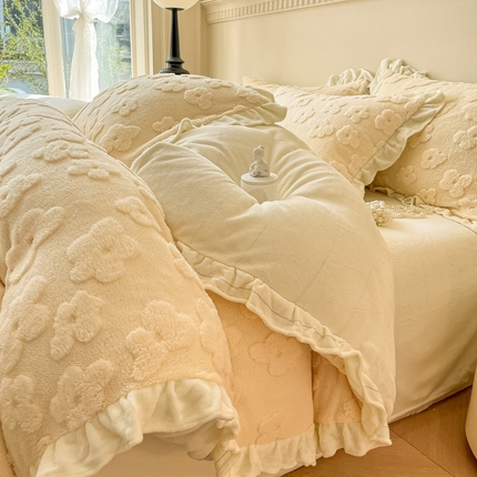 91家纺网 家纺一手货源 找家纺 沐辰 2023新款塔芙绒提花四件套-花开朵朵 花开朵朵-米白