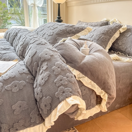 91家纺网 家纺一手货源 找家纺 （总）沐辰 2023新款塔芙绒提花四件套-花开朵朵