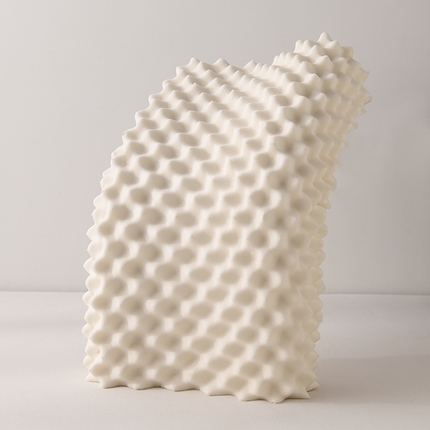 91家纺网 家纺一手货源 找家纺 （总）浩宇家纺 2025新款泰国天然乳胶枕头乳胶枕狼牙曲线高低颗粒按摩乳胶枕