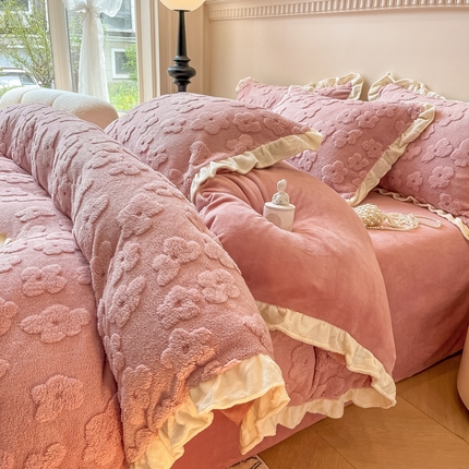 91家纺网 家纺一手货源 找家纺 （总）沐辰 2023新款塔芙绒提花四件套-花开朵朵