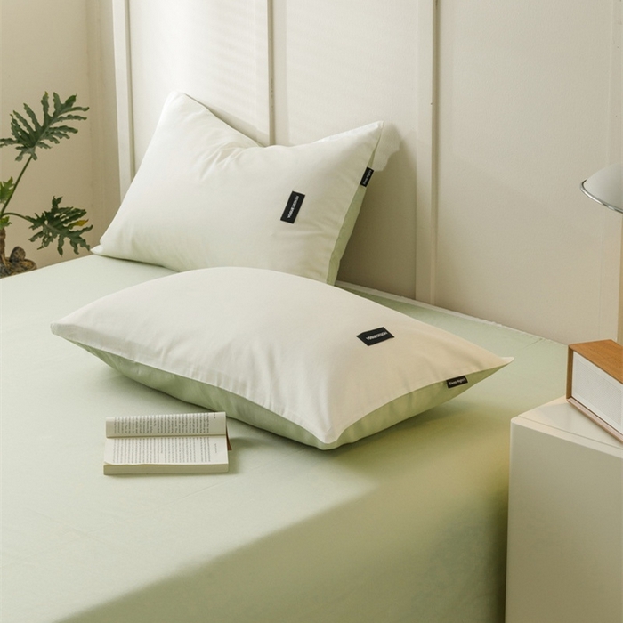 91家纺网 家纺一手货源 找家纺 卡姿家纺 2023新款无印水洗棉系列-枕套 白+豆绿枕套