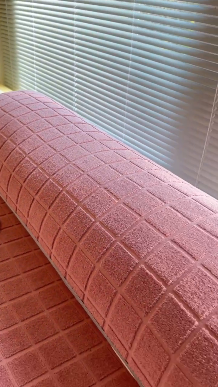 91家纺网 家纺一手货源 找家纺 爱港家纺 2023新款全棉A类毛巾布升级款长枕巾枕芯保护套 暖棉.红