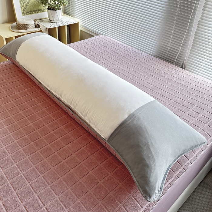 91家纺网 家纺一手货源 找家纺 爱港家纺 2023新款全棉A类毛巾布升级款长枕巾枕芯保护套 暖棉.红