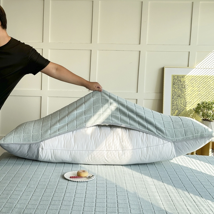 91家纺网 家纺一手货源 找家纺 爱港家纺 2023新款全棉A类毛巾布升级款长枕巾枕芯保护套 暖棉.绿