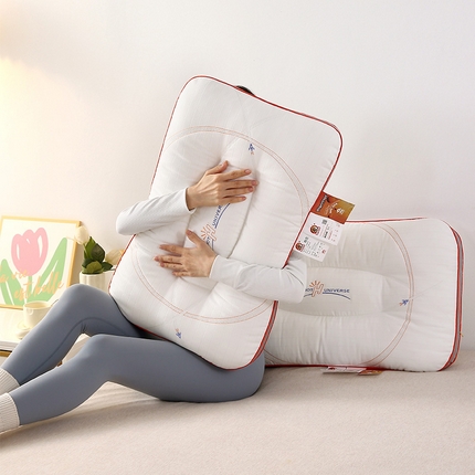 91家纺网 家纺一手货源 找家纺 （总）梦叶草 2023新款热宇宙三分区护颈枕酒店枕头