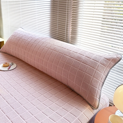 91家纺网 家纺一手货源 找家纺 （总）爱港家纺 2023新款全棉A类毛巾布升级款长枕巾枕芯保护套