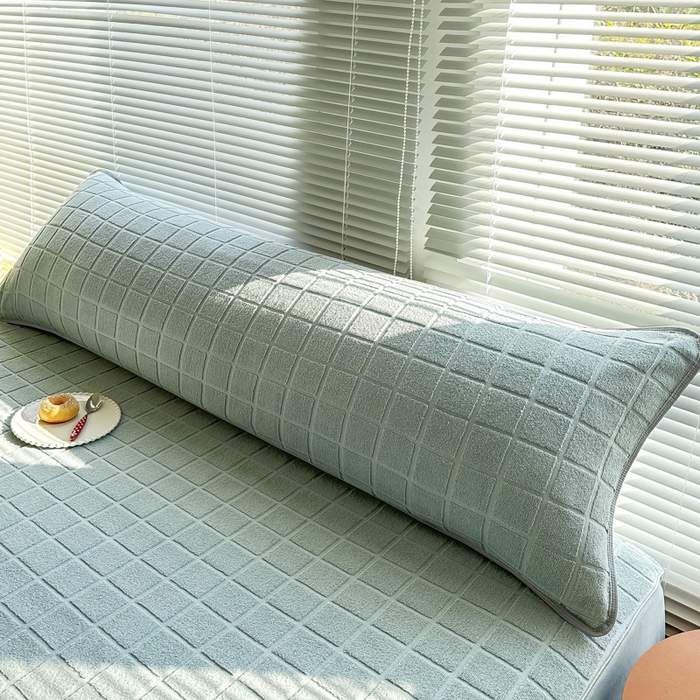 91家纺网 家纺一手货源 找家纺 爱港家纺 2023新款全棉A类毛巾布升级款长枕巾枕芯保护套 暖棉.绿