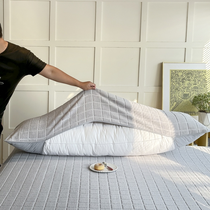 91家纺网 家纺一手货源 找家纺 爱港家纺 2023新款全棉A类毛巾布升级款长枕巾枕芯保护套 暖棉.灰