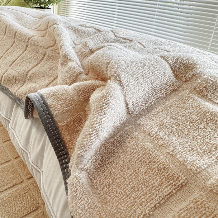 91家纺网 家纺一手货源 找家纺 爱港家纺 2023新款全棉A类毛巾布升级款长枕巾枕芯保护套 暖棉.白