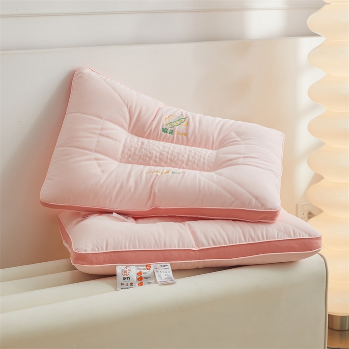 91家纺网 家纺一手货源 找家纺 纽乐家纺 2023新款豆眠护颈枕 豆眠护颈枕-豆粉48*74cm/只