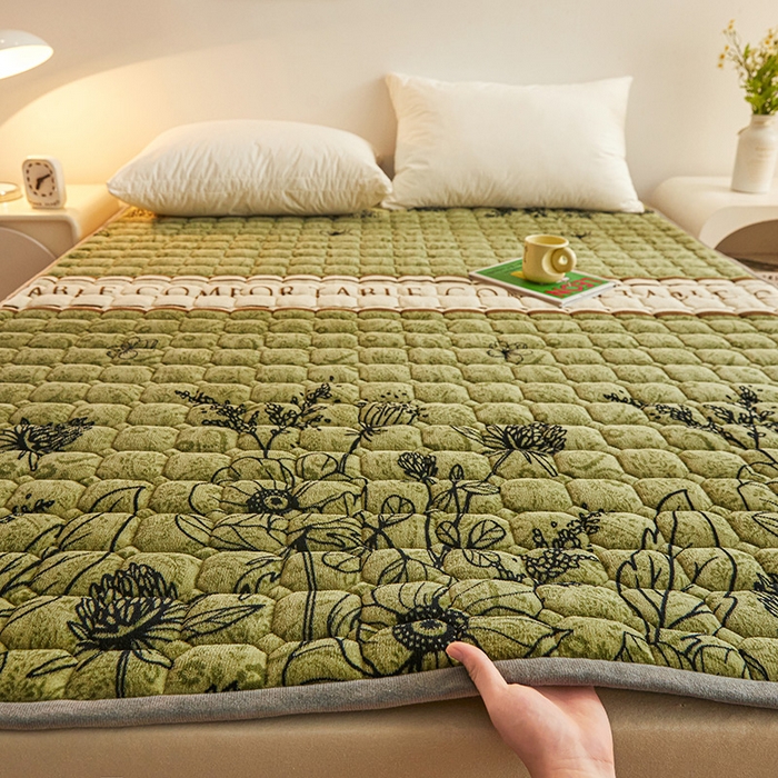 91家纺网 家纺一手货源 找家纺 富威堡家纺 2023新款牛奶绒印花夹棉床护垫床垫垫子 萱花