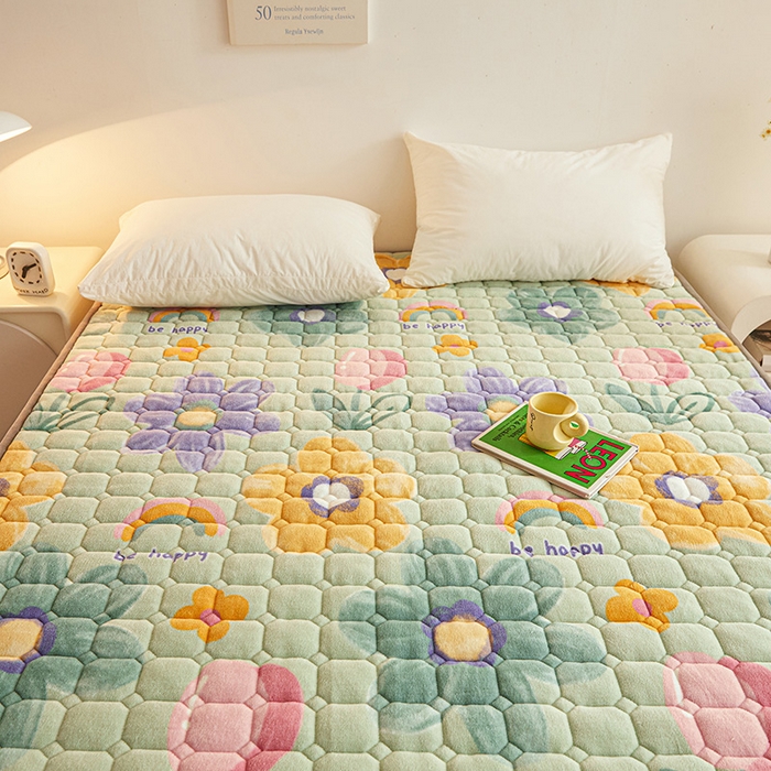 91家纺网 家纺一手货源 找家纺 富威堡家纺 2023新款牛奶绒印花夹棉床护垫床垫垫子 倾城花恋