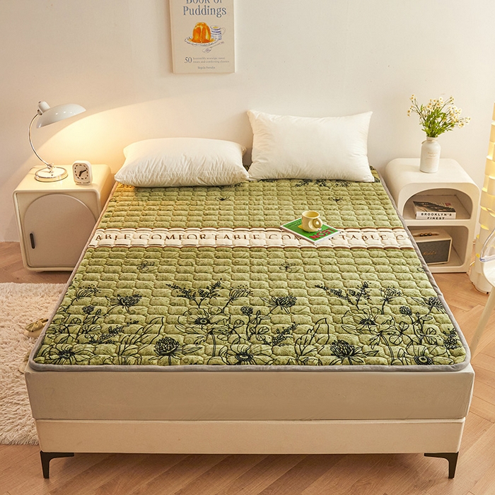 91家纺网 家纺一手货源 找家纺 富威堡家纺 2023新款牛奶绒印花夹棉床护垫床垫垫子 萱花