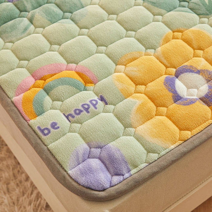 91家纺网 家纺一手货源 找家纺 富威堡家纺 2023新款牛奶绒印花夹棉床护垫床垫垫子 倾城花恋