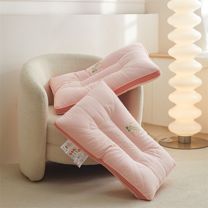 91家纺网 家纺一手货源 找家纺 纽乐家纺 2023新款豆眠护颈枕 豆眠护颈枕-豆粉48*74cm/只