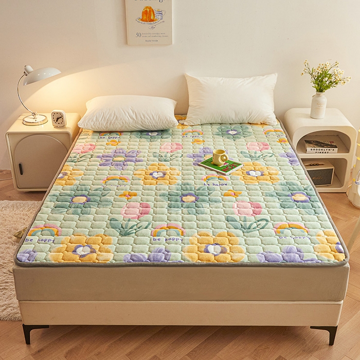 91家纺网 家纺一手货源 找家纺 富威堡家纺 2023新款牛奶绒印花夹棉床护垫床垫垫子 倾城花恋