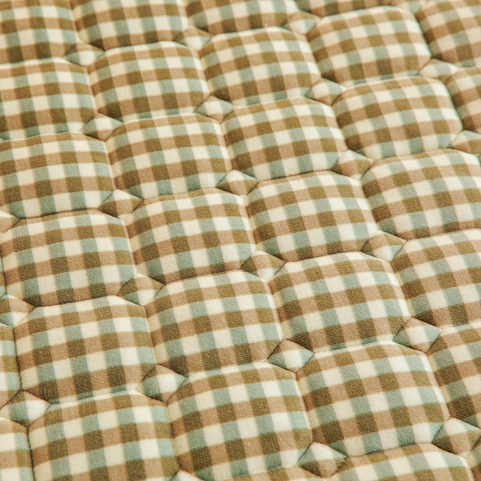 91家纺网 家纺一手货源 找家纺 富威堡家纺 2023新款牛奶绒印花夹棉床护垫床垫垫子 小绿格