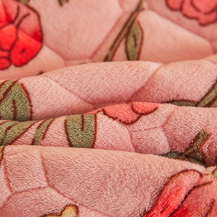 91家纺网 家纺一手货源 找家纺 富威堡家纺 2023新款牛奶绒印花夹棉床护垫床垫垫子 玫瑰乐园