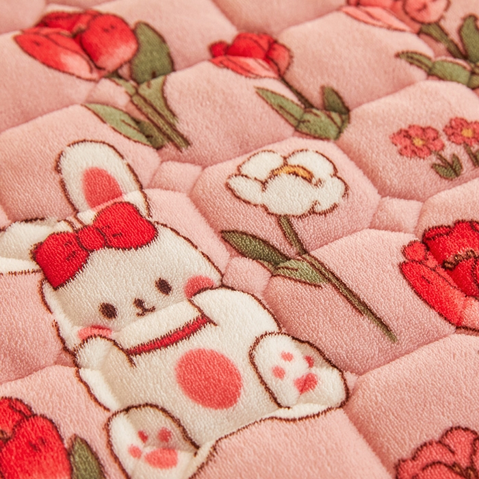 91家纺网 家纺一手货源 找家纺 富威堡家纺 2023新款牛奶绒印花夹棉床护垫床垫垫子 玫瑰乐园