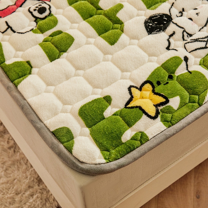 91家纺网 家纺一手货源 找家纺 富威堡家纺 2023新款牛奶绒印花夹棉床护垫床垫垫子 乐乐狗