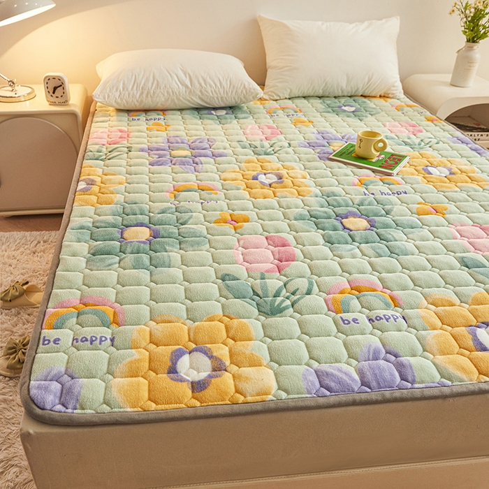 91家纺网 家纺一手货源 找家纺 富威堡家纺 2023新款牛奶绒印花夹棉床护垫床垫垫子 倾城花恋