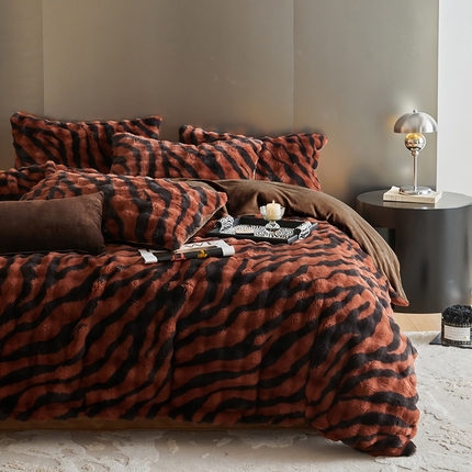 91家纺网 家纺一手货源 找家纺 （总）金奇达家纺 2024秋冬保暖加厚绒类斑马皮草绒四件套-【美拉德】系列