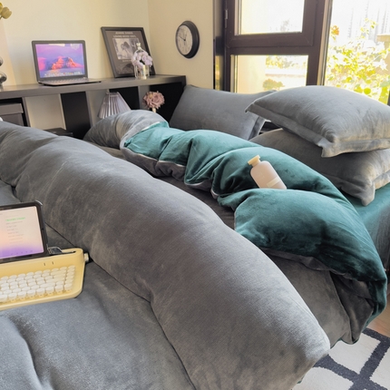 91家纺网 家纺一手货源 找家纺 （总）人人爱家纺 2025新款牛奶绒纯色双拼四件套珊瑚绒法兰绒保暖绒四件套