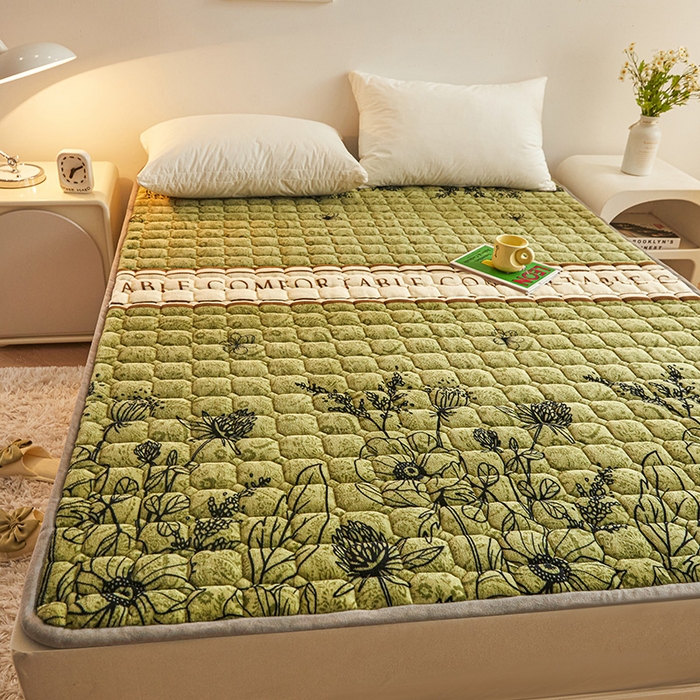 91家纺网 家纺一手货源 找家纺 富威堡家纺 2023新款牛奶绒印花夹棉床护垫床垫垫子 萱花