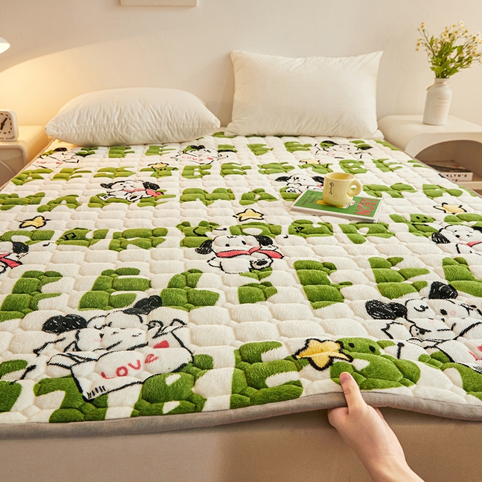 91家纺网 家纺一手货源 找家纺 富威堡家纺 2023新款牛奶绒印花夹棉床护垫床垫垫子 乐乐狗